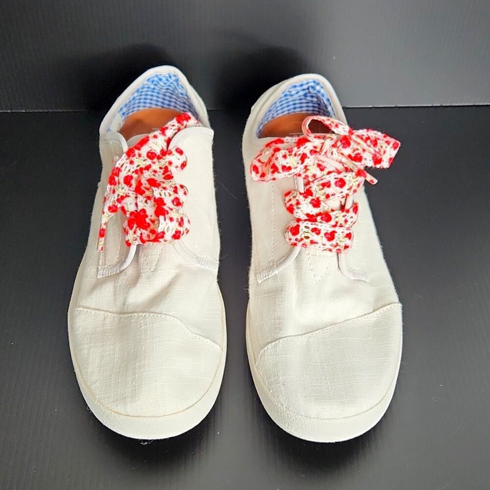 Toms Sneakers with Floral Laces Size W8